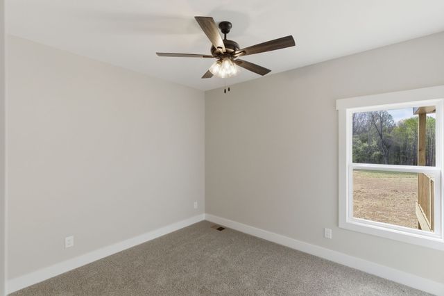 2981 Lights Chapel Rd, Greenbrier, TN 37073