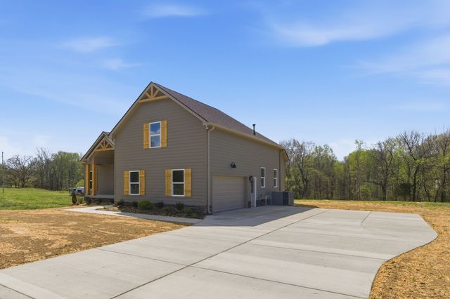 2981 Lights Chapel Rd, Greenbrier, TN 37073