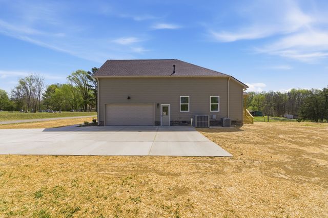 2981 Lights Chapel Rd, Greenbrier, TN 37073