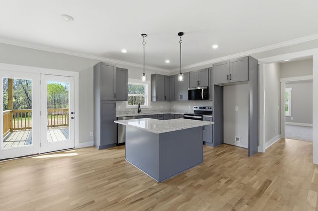 2981 Lights Chapel Rd, Greenbrier, TN 37073