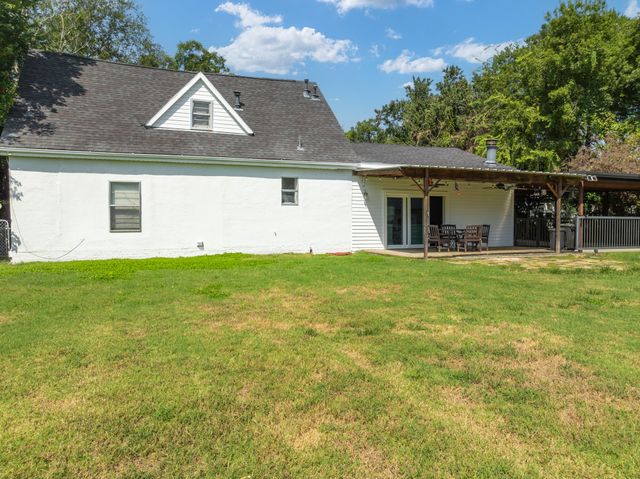 1504 Maple Street, Irving, TX 75060