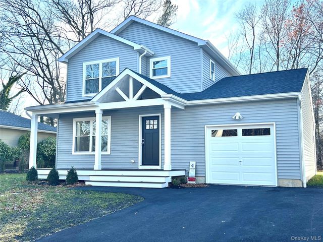 20 10th Street, Ronkonkoma, NY 11790