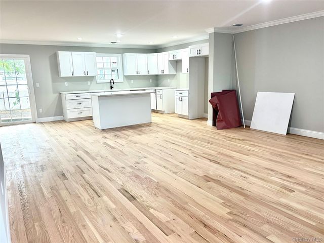 20 10th Street, Ronkonkoma, NY 11779