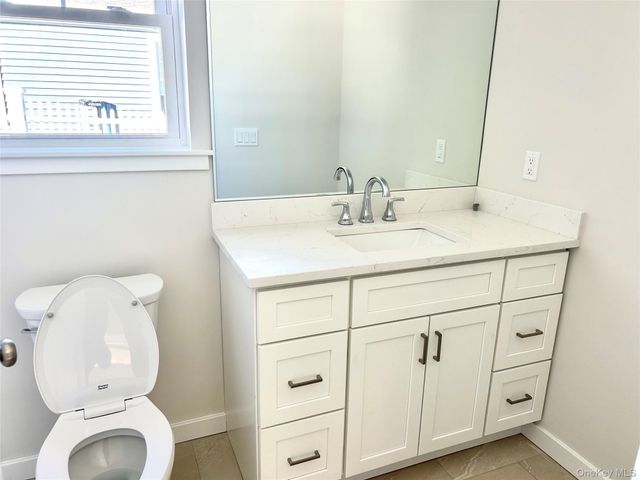 20 10th Street, Ronkonkoma, NY 11790