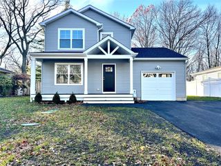 20 10th Street, Ronkonkoma, NY 11790