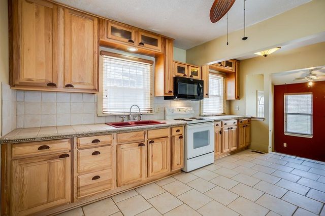 215 S Sedgwick, Wichita, KS 67213