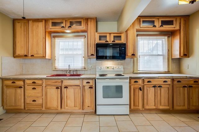 215 S Sedgwick, Wichita, KS 67213