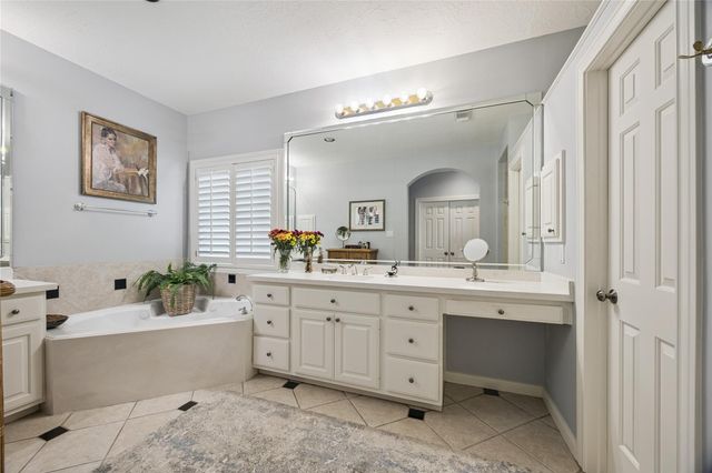 327 S Gate Stone, Houston, TX 77007