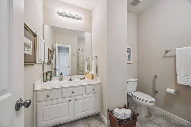 327 S Gate Stone, Houston, TX 77007