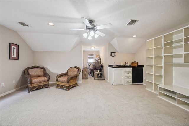 327 S Gate Stone, Houston, TX 77007