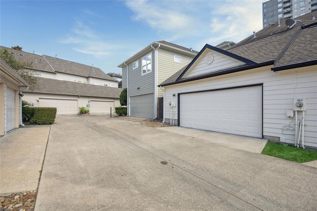 327 S Gate Stone, Houston, TX 77007