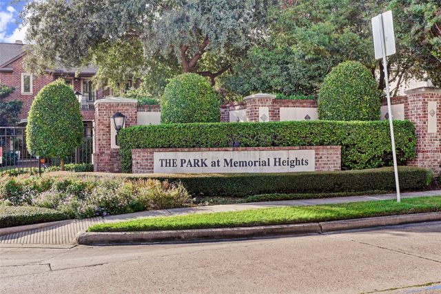 327 S Gate Stone, Houston, TX 77007