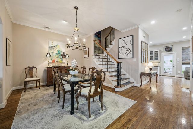 327 S Gate Stone, Houston, TX 77007