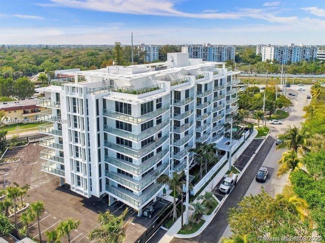 13800 Highland Dr 403, North Miami Beach, FL 33181