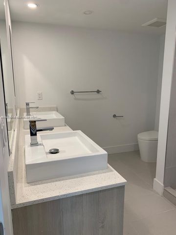 13800 Highland Dr 403, North Miami Beach, FL 33181