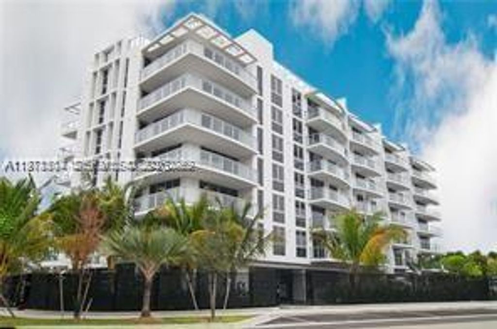 13800 Highland Dr 403, North Miami Beach, FL 33181