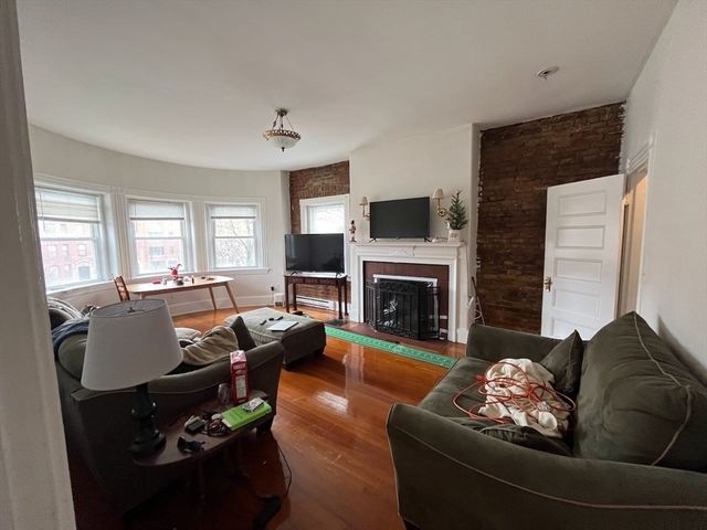 915 Beacon 3, Boston, MA 02215