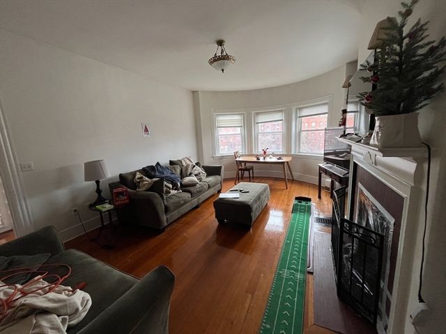 915 Beacon 3, Boston, MA 02215