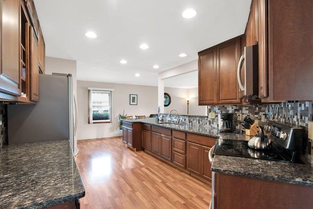 4722 St Regis DRIVE, Mount Pleasant, WI 53403