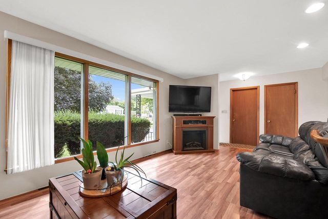 4722 St Regis DRIVE, Mount Pleasant, WI 53403