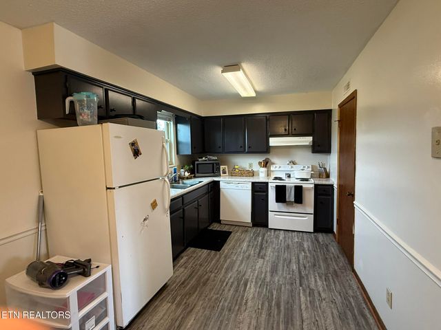 1918 Topside Rd, Louisville, TN 37777