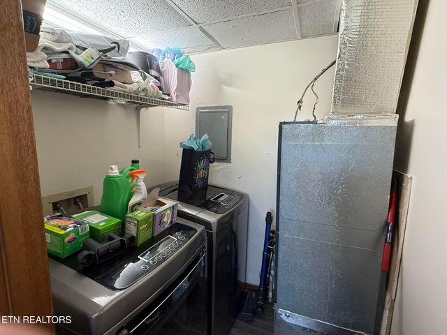 1918 Topside Rd, Louisville, TN 37777