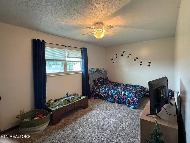 1918 Topside Rd, Louisville, TN 37777