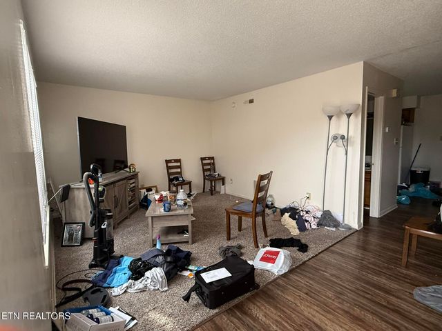 1918 Topside Rd, Louisville, TN 37777