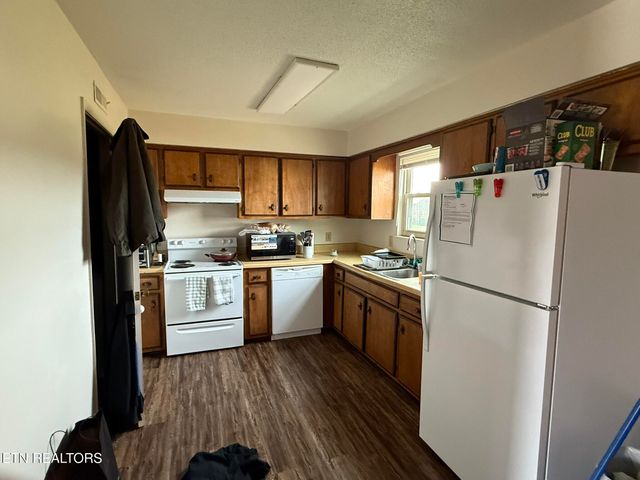 1918 Topside Rd, Louisville, TN 37777