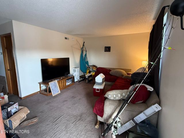 1918 Topside Rd, Louisville, TN 37777