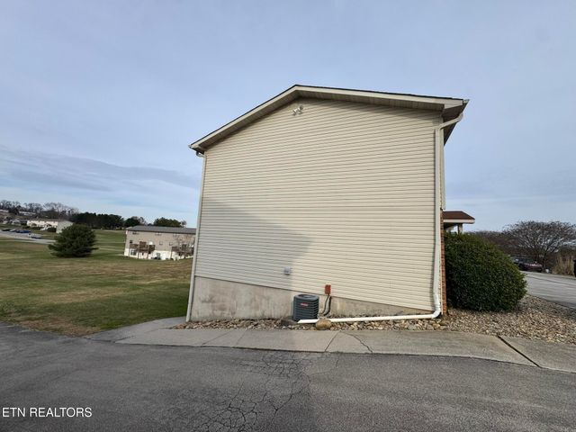 1918 Topside Rd, Louisville, TN 37777