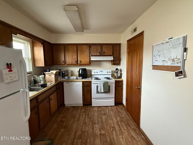 1918 Topside Rd, Louisville, TN 37777