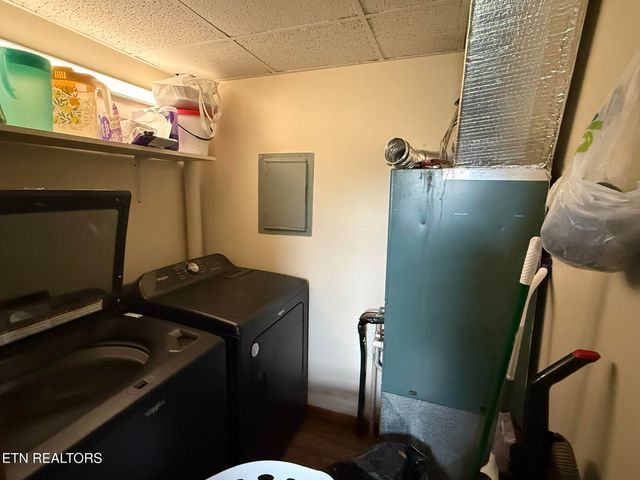 1918 Topside Rd, Louisville, TN 37777