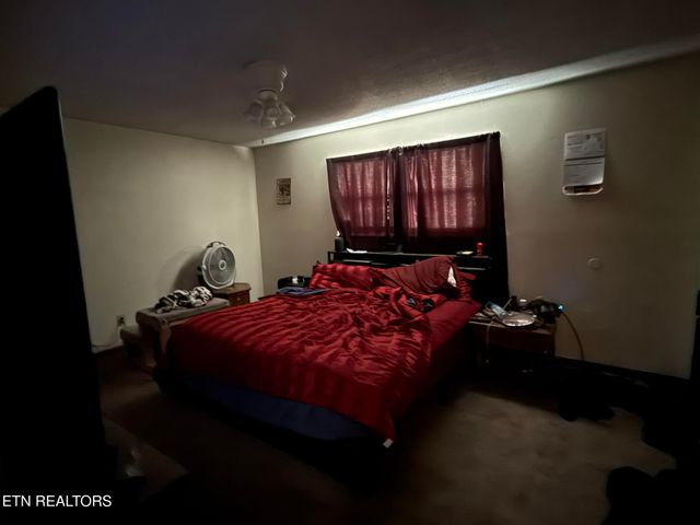 1918 Topside Rd, Louisville, TN 37777