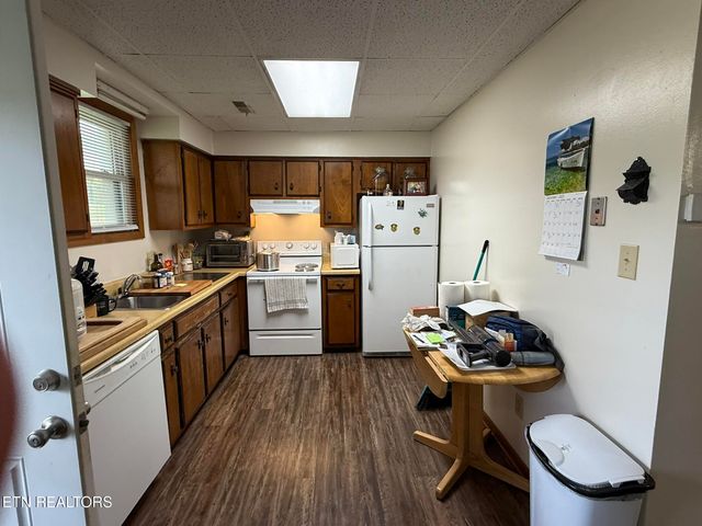 1918 Topside Rd, Louisville, TN 37777