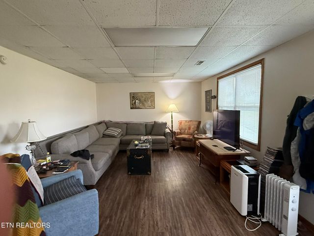 1918 Topside Rd, Louisville, TN 37777