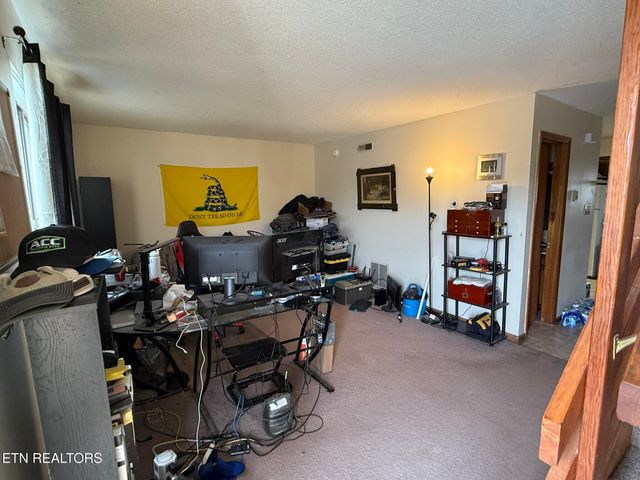 1918 Topside Rd, Louisville, TN 37777