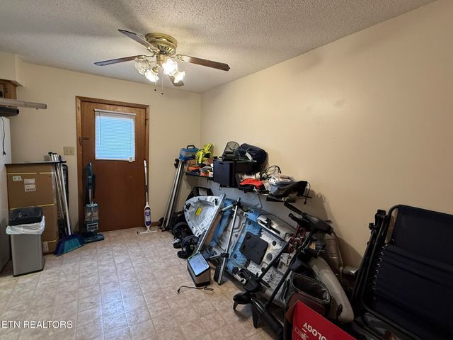 1918 Topside Rd, Louisville, TN 37777