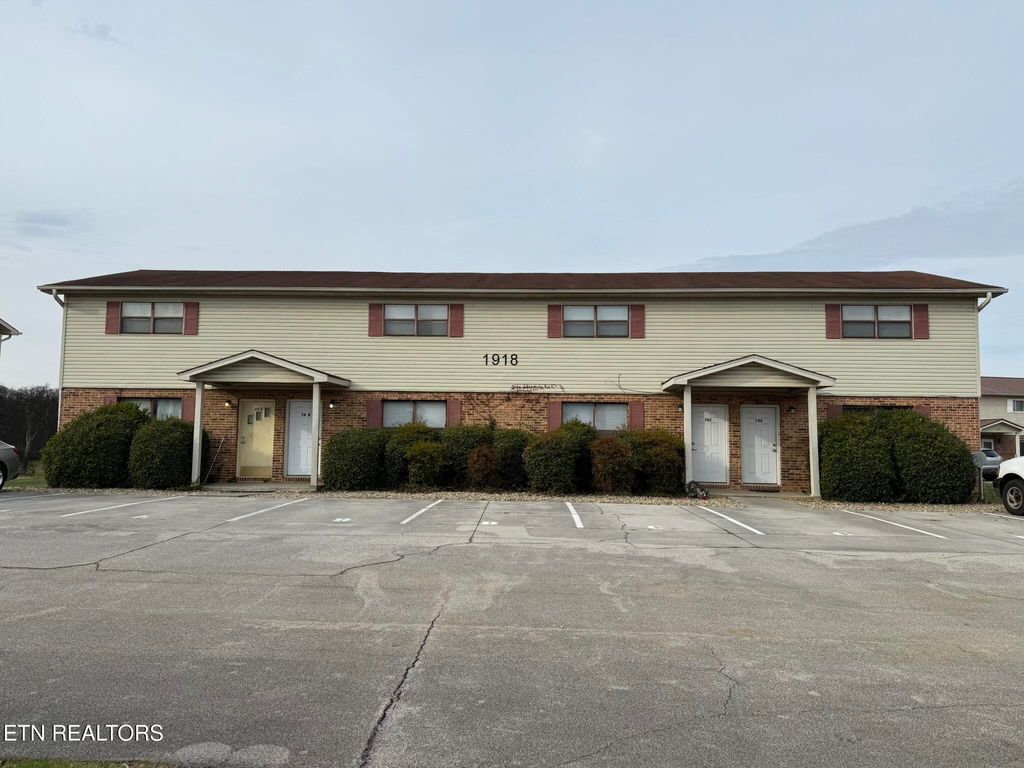 1918 Topside Rd, Louisville, TN 37777