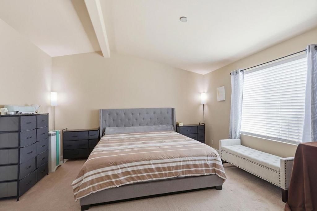 Image 10 of property listing at Address unavailable.