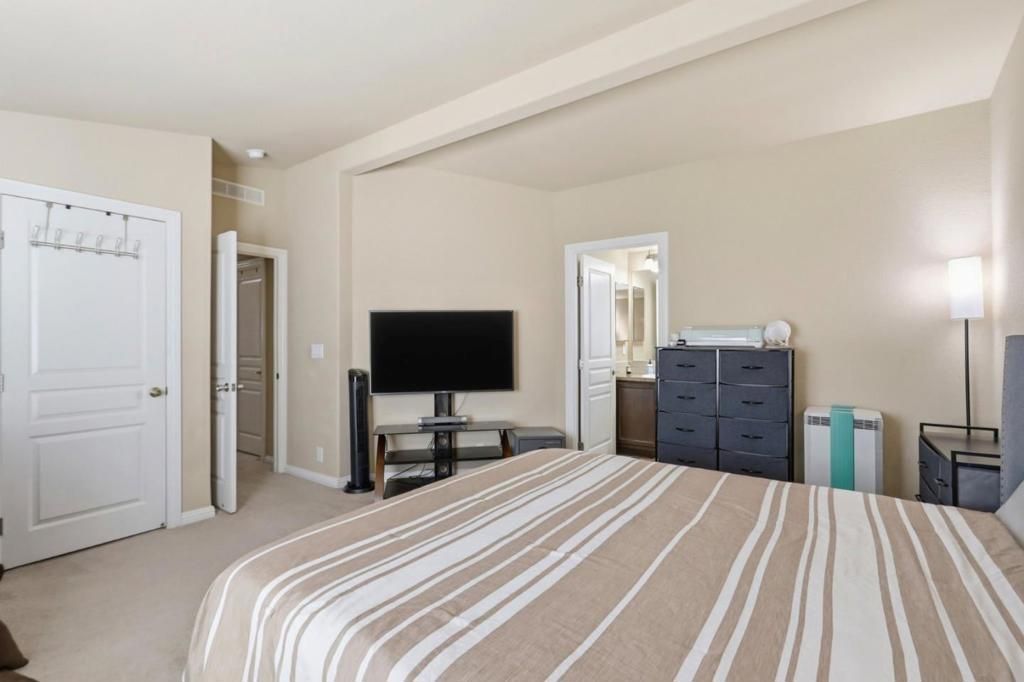 Image 11 of property listing at Address unavailable.