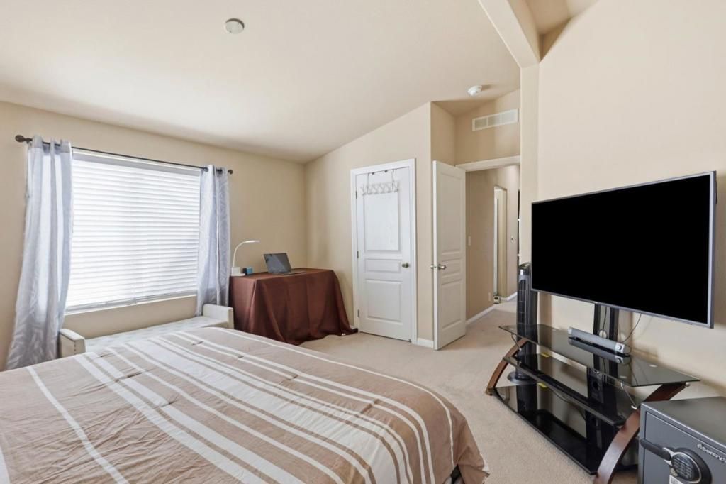 Image 12 of property listing at Address unavailable.