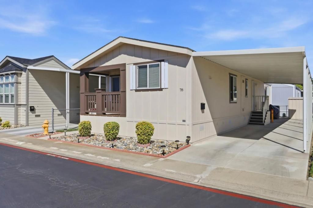 Image 2 of property listing at Address unavailable.
