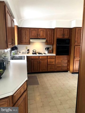 104 FAIRVIEW DR, Glassboro, NJ 08028