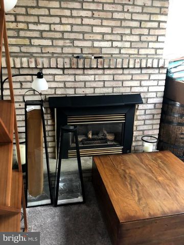 104 FAIRVIEW DR, Glassboro, NJ 08028