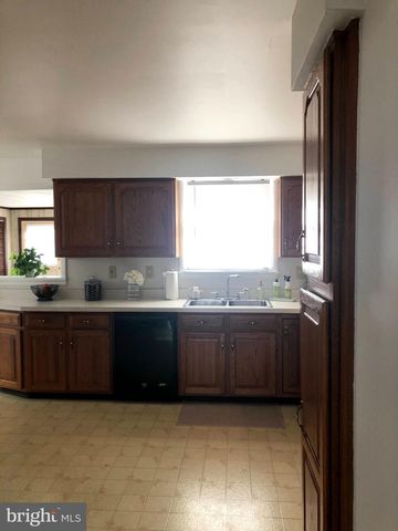 104 FAIRVIEW DR, Glassboro, NJ 08028