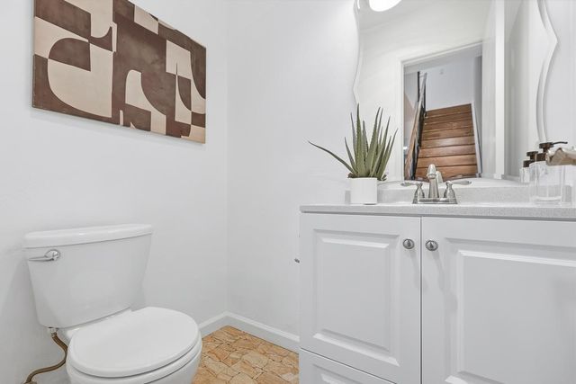 125 Connemara Way 32, Sunnyvale, CA 94087