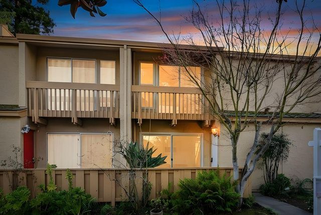 125 Connemara Way 32, Sunnyvale, CA 94087