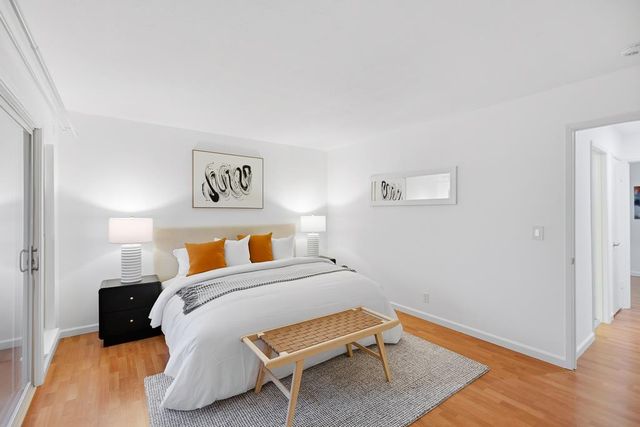 125 Connemara Way 32, Sunnyvale, CA 94087