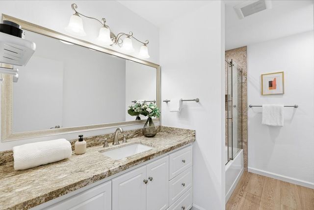 125 Connemara Way 32, Sunnyvale, CA 94087